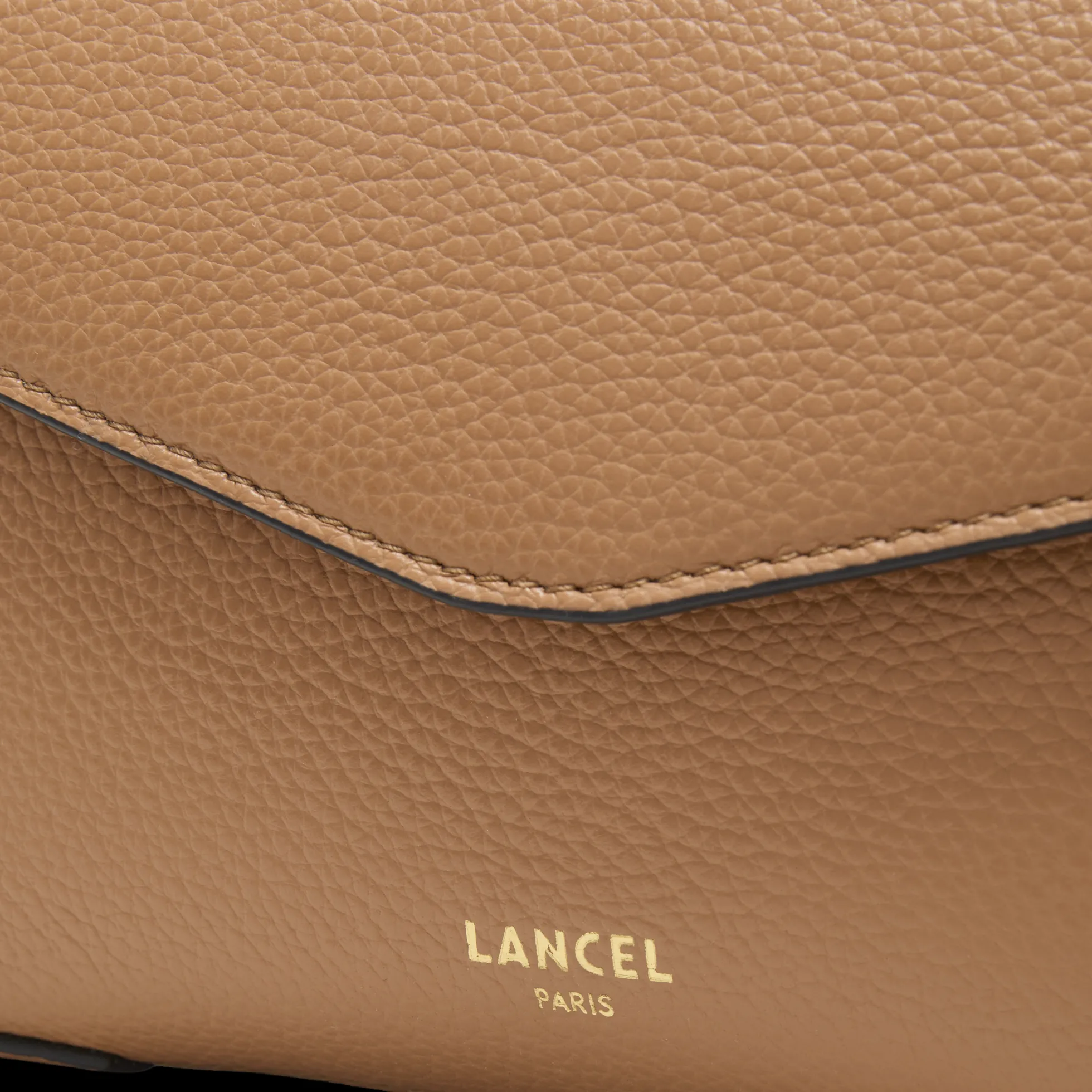 POCHETTE CHAINE AVEC PORTE-CARTES AMOVIBLE