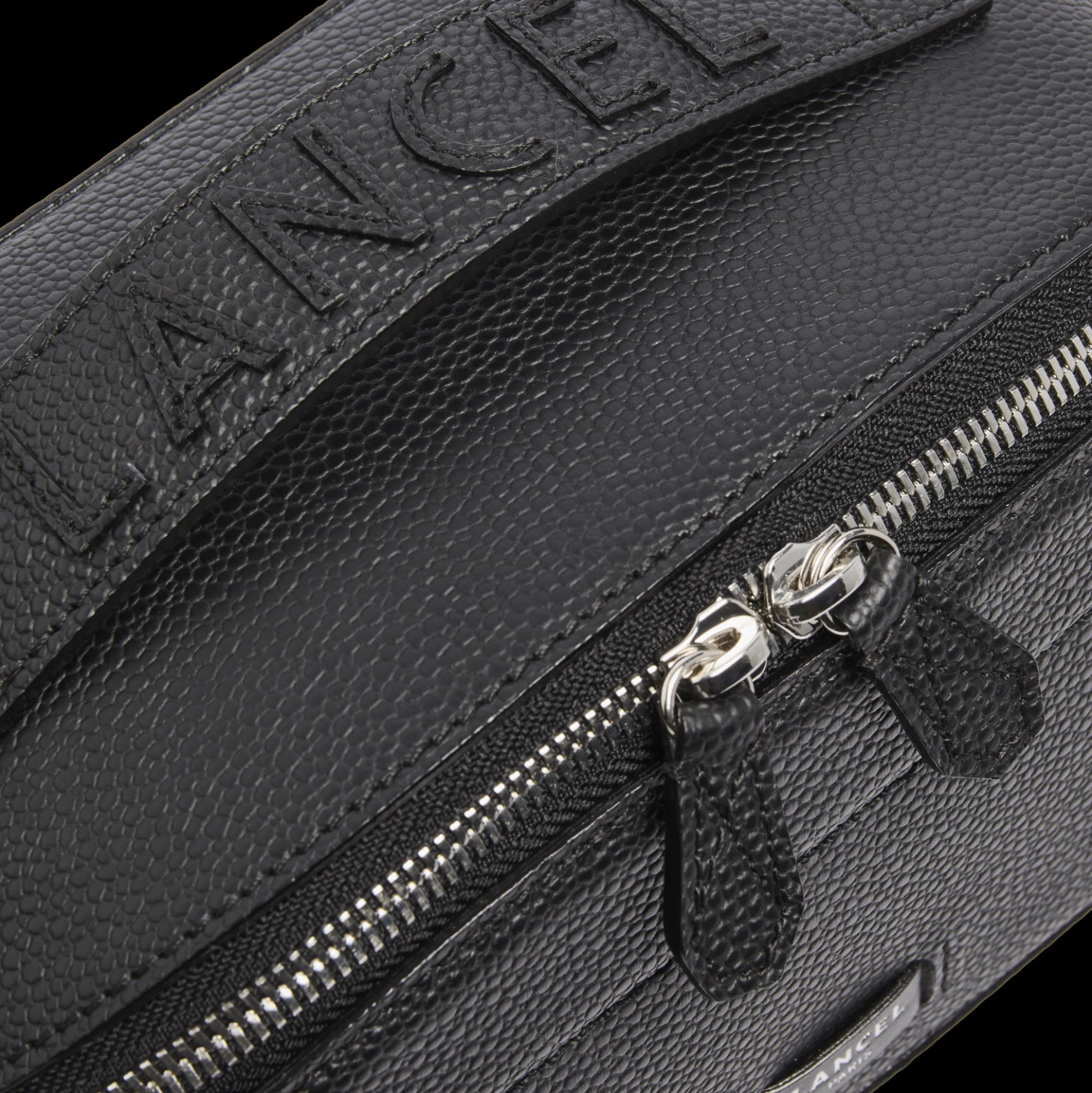 TROUSSE DE TOILETTE